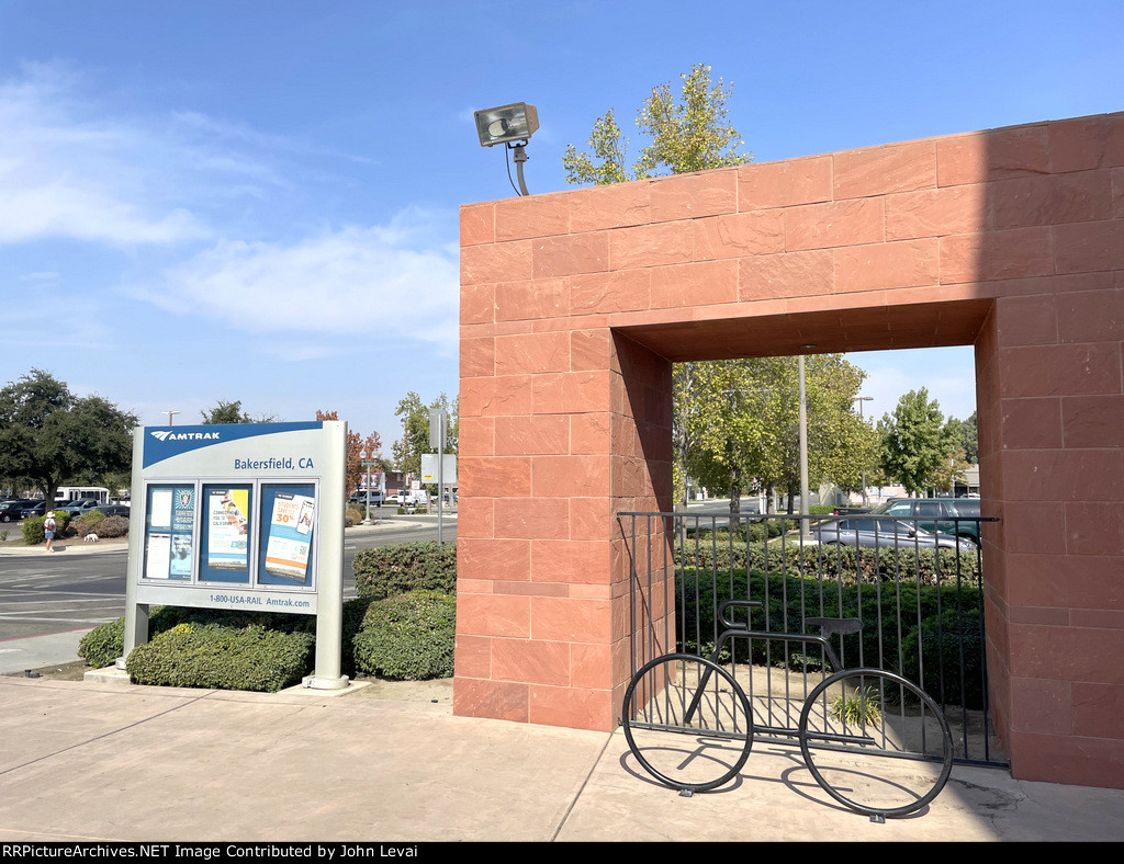 Outside of the Bakersfield Amtrak Station building